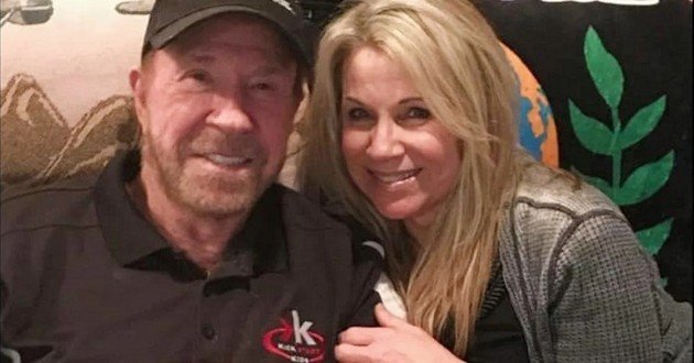 Chuck Norris cheated on his first wife and had a daughter - He found out about her only 26 years later