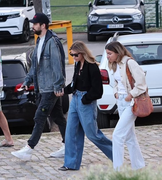 Exclusive Photos: Gerard Pique Spotted With Clara Chia Marti Revealed Ahead Of Coldplay Concert In Barcelona