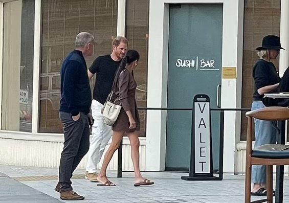 Meghan Markle and Prince Harry photographed on a sushi date in California (Is Meghan pregnant again?)