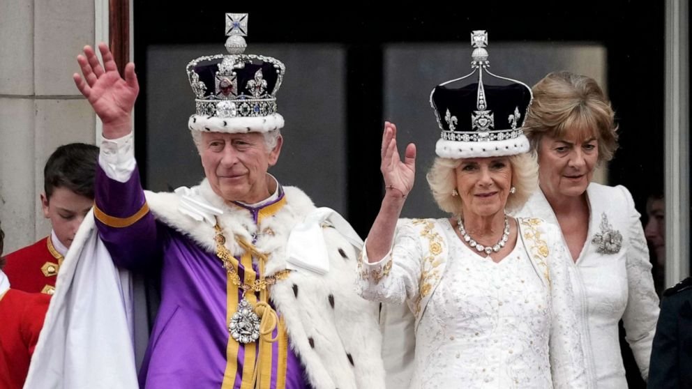 What would Charles' coronation look like if Princess Diana were alive?