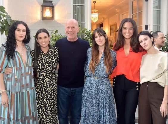 Bruce Willis With His Newborn Granddaughter And Daughter For Father's Day