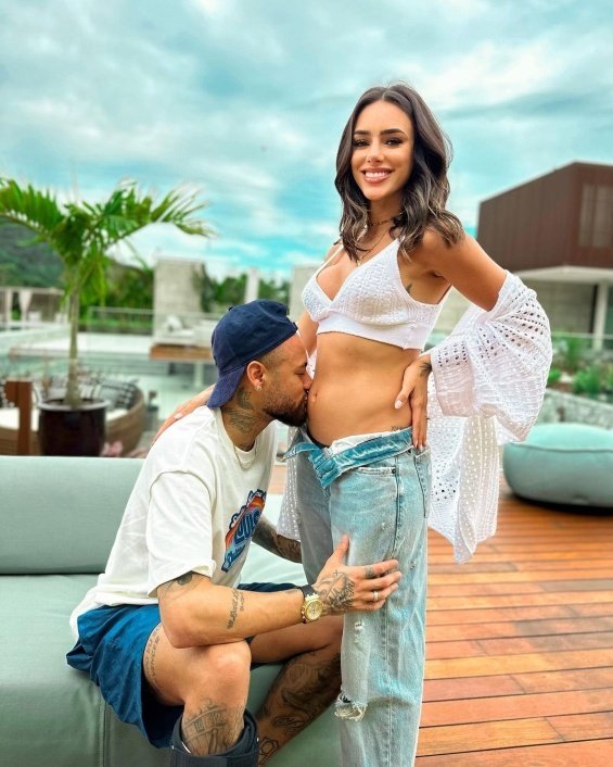 Neymar Has Publicly Apologized To His Pregnant Girlfriend After It Was Revealed That He Cheated On Her 1