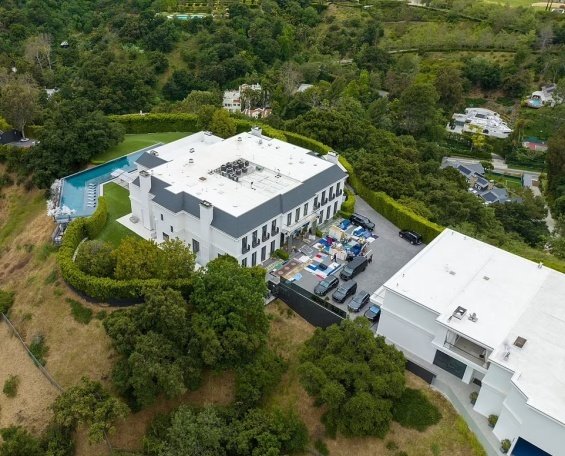 Take a peek inside Jennifer Lopez and Ben Affleck's new $60 million Beverly Hills home