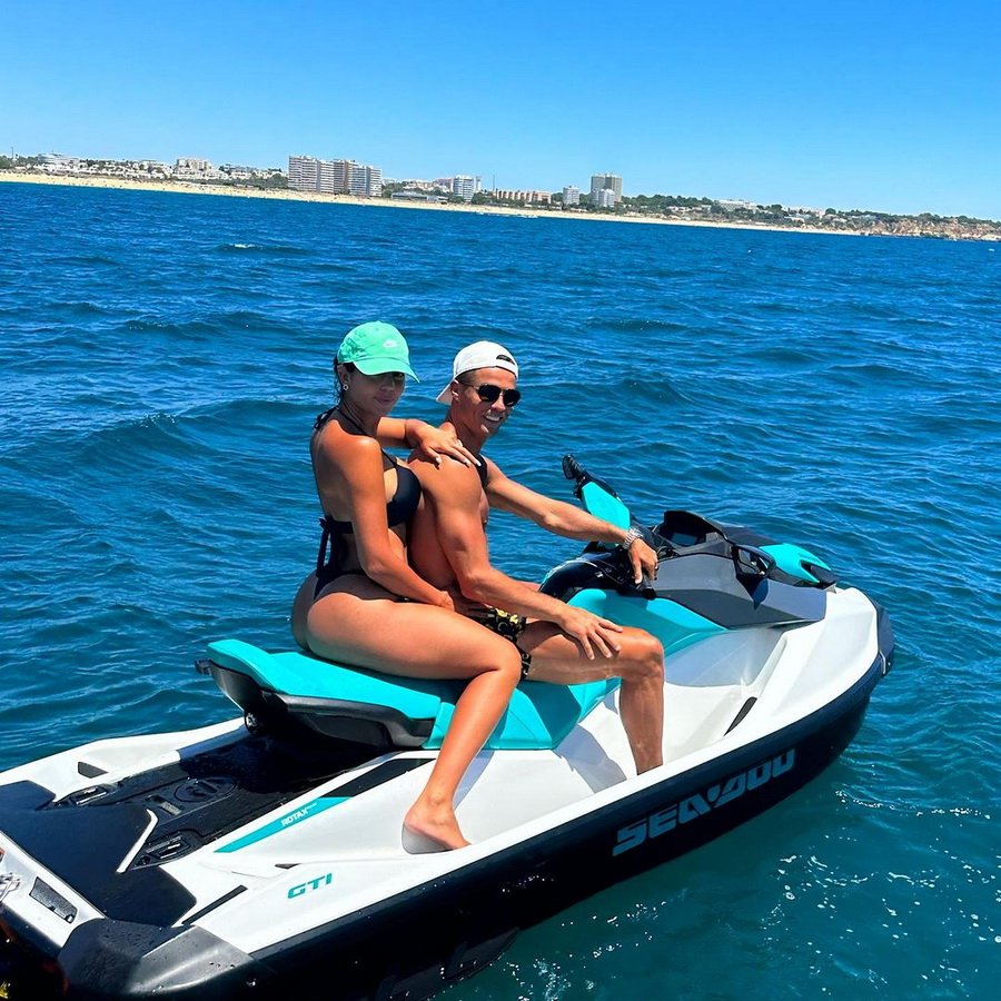 Cristiano Ronaldo Published Bold Photos From Vacation With Georgina After Rumors That Their Relationship Is In Crisis