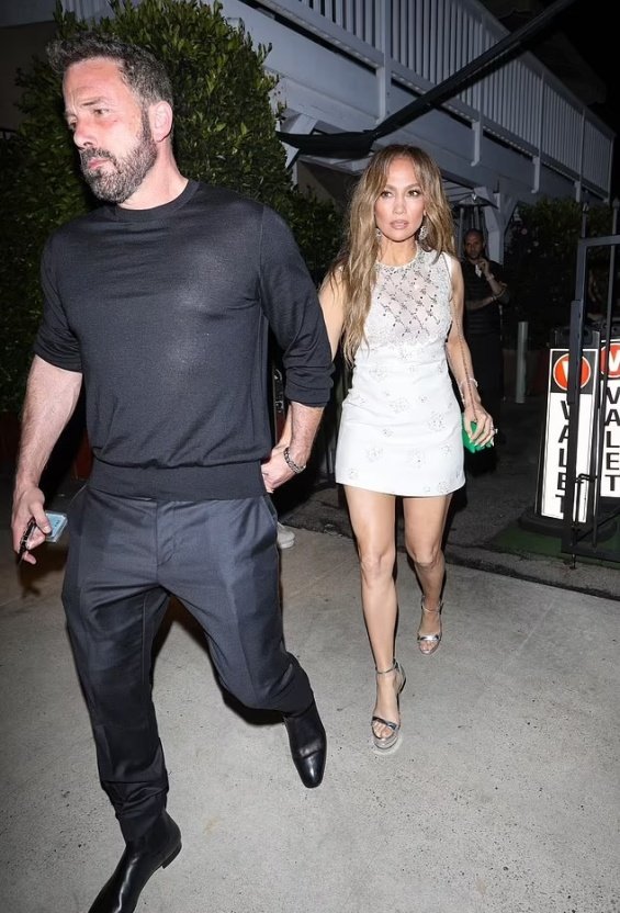 Jennifer Lopez At A Romantic Dinner With Ben Affleck On Their First Wedding Anniversary