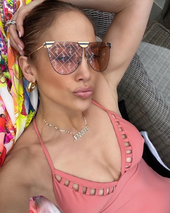 Jennifer Lopez Looks Perfect In A Swimsuit