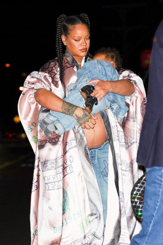 Pregnant Rihanna Photographed With Her Sleeping Son In Her Arms Days Before Giving Birth