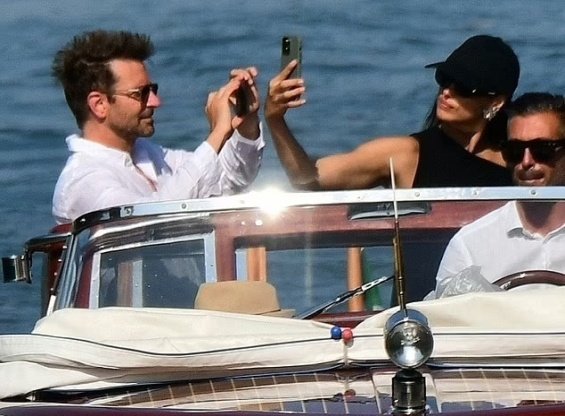 Irina Shayk and Bradley Cooper With Their Daughter Lea In Venice