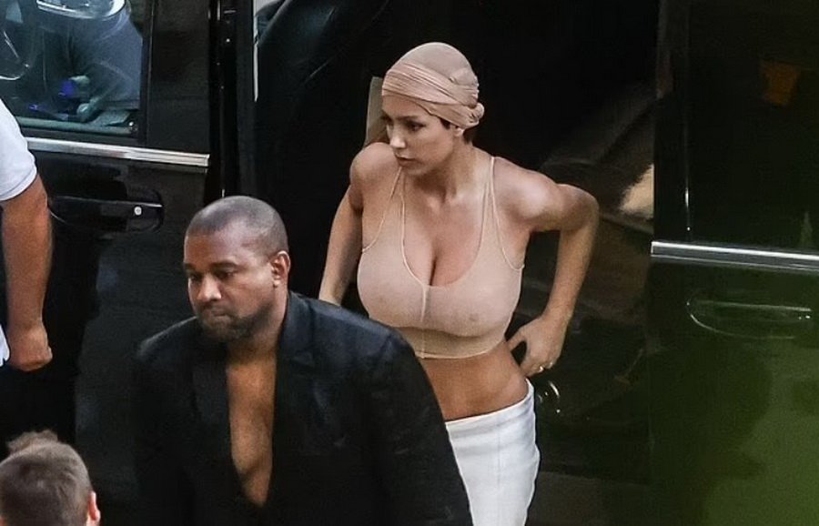 Kanye West's Wife Once Again Showed That She Is A Copy Of Kim Kardashian (PHOTO)