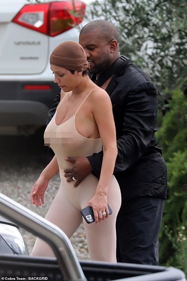 Kanye West's Wife Walks Almost Naked In Italy - Locals Are Furious And Threaten Jail