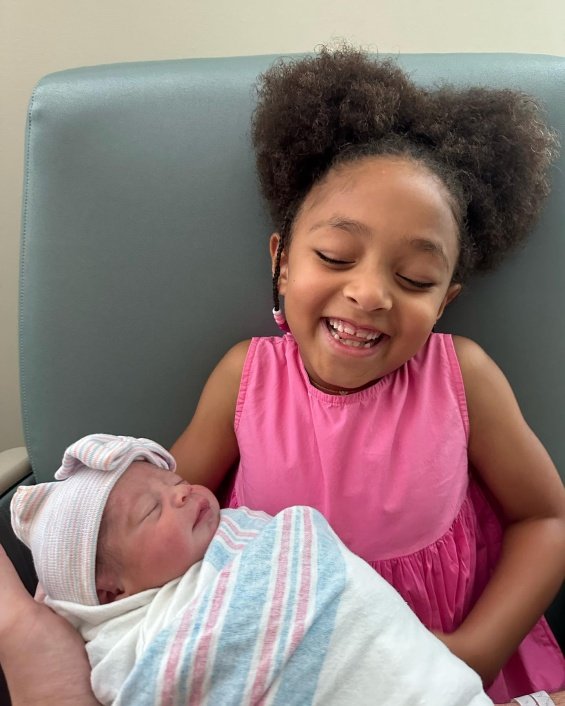 Serena Williams Gave Birth To Her Second Child And Shared Photos With Her Husband