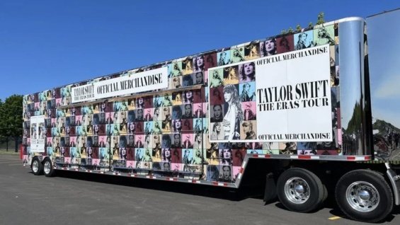Taylor Swift Handed Out $55 Million In Bonuses To All The People Who Work On Her Tour