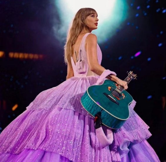 Taylor Swift Handed Out $55 Million In Bonuses To All The People Who Work On Her Tour