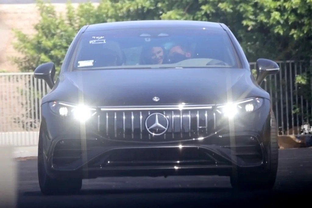 Ben Affleck Shares An Intimate Moment With Jennifer Garner In A Car