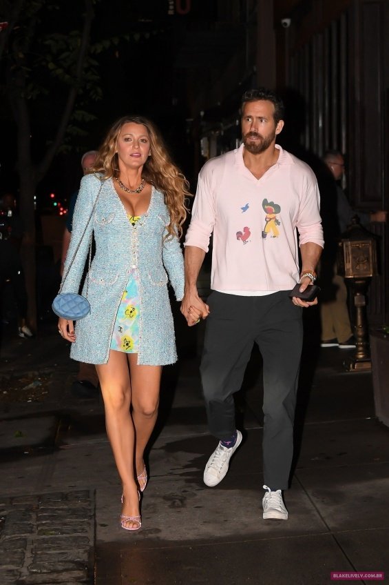 Blake Lively And Ryan Reynolds Hand In Hand In New York