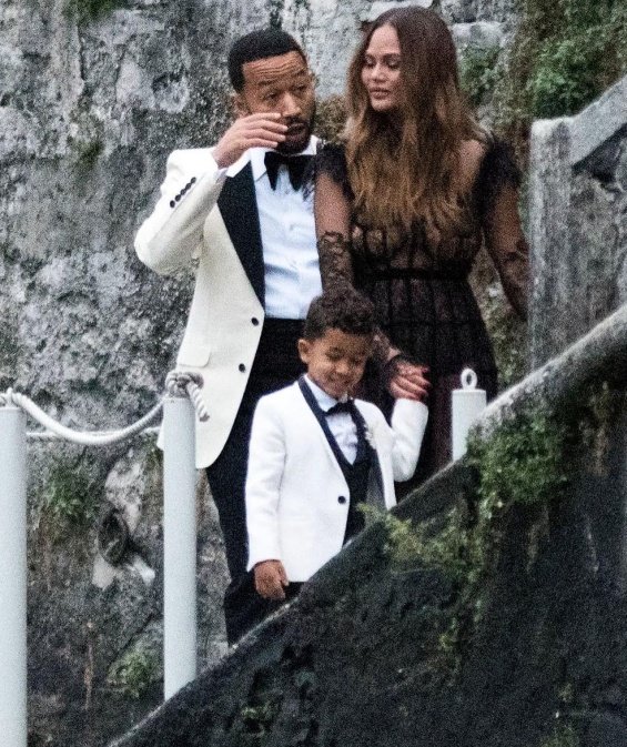 Chrissy Teigen And John Legend Celebrate Their 10th Wedding Anniversary (Renew Their Wedding Vows)