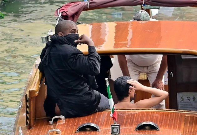 Kanye West Appeared In Ireland After The Scandal In Venice