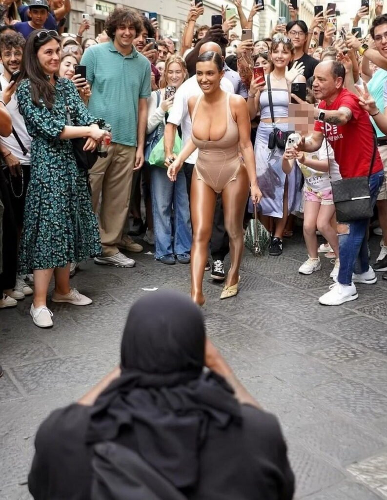 Kanye West's Wife Again In Provocative Styling