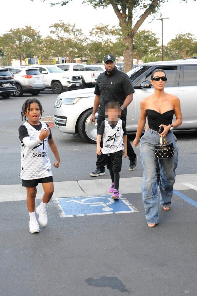 Kim Kardashian Scolds Son Saint (7) For Giving The Middle Finger To Paparazzi (Kim Criticized Again)