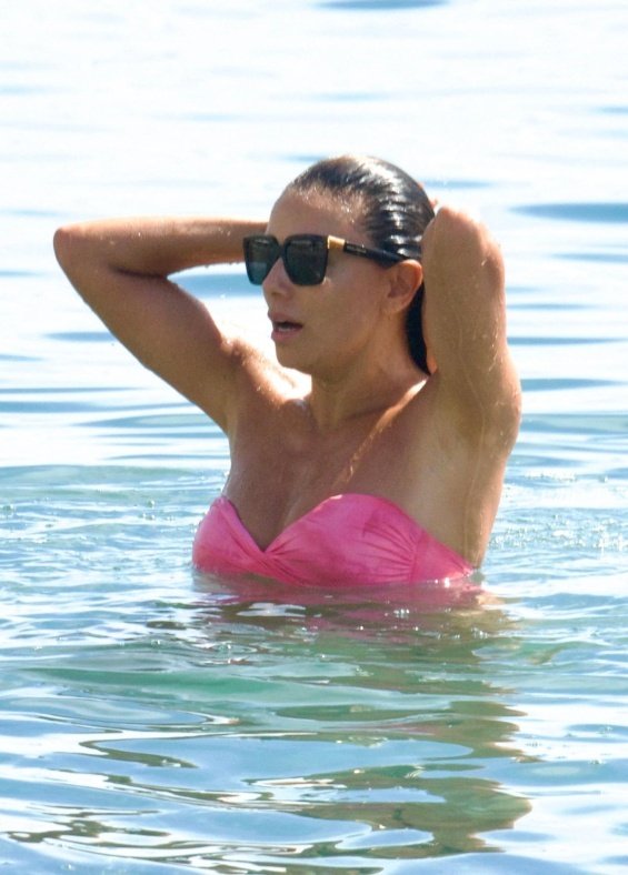 Eva Longoria Showed Off Her Fit Body In A Pink Bikini On The Beach In Spain