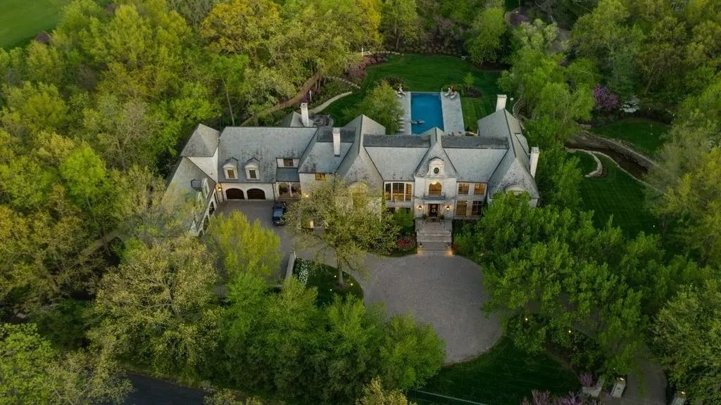 Travis Kelce's New House (Bought Because of Taylor Swift)1