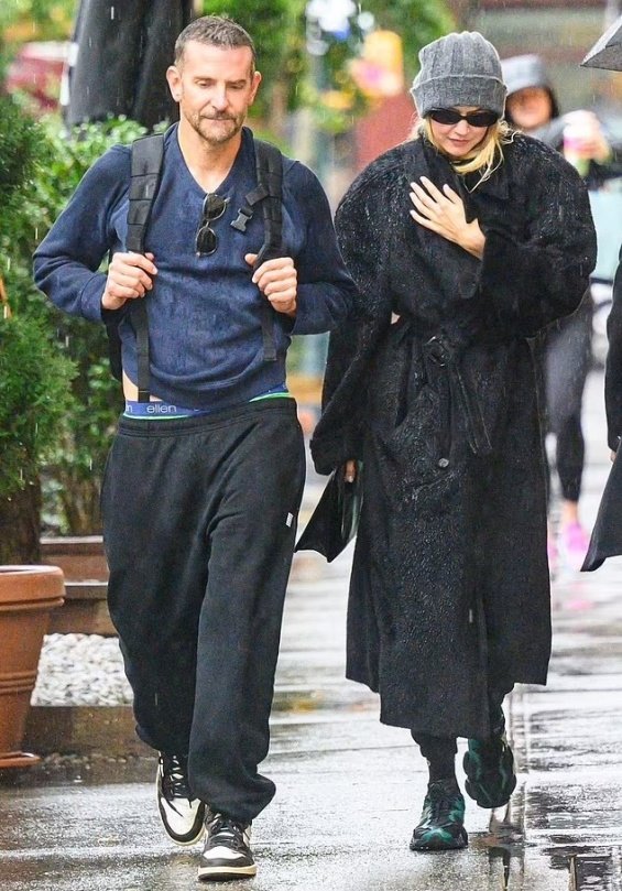 Bradley Cooper And Gigi Hadid Together On A Walk In Rainy New York