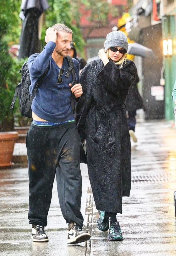 Bradley Cooper And Gigi Hadid Together On A Walk In Rainy New York