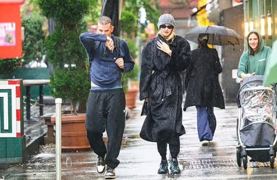 Bradley Cooper And Gigi Hadid Together On A Walk In Rainy New York