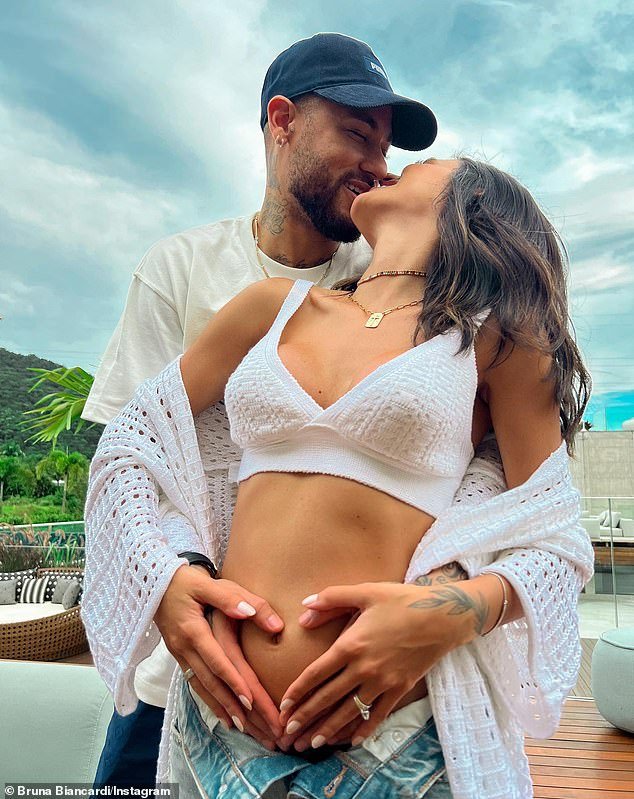 Neymar And Bruna Biancardi Break Up 1 Month After Birth Of Their First Child