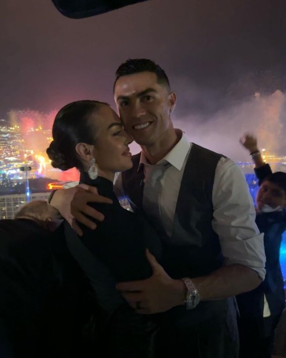 Cristiano Ronaldo And Georgina With His Family Welcomed The New Year 2024 In Style