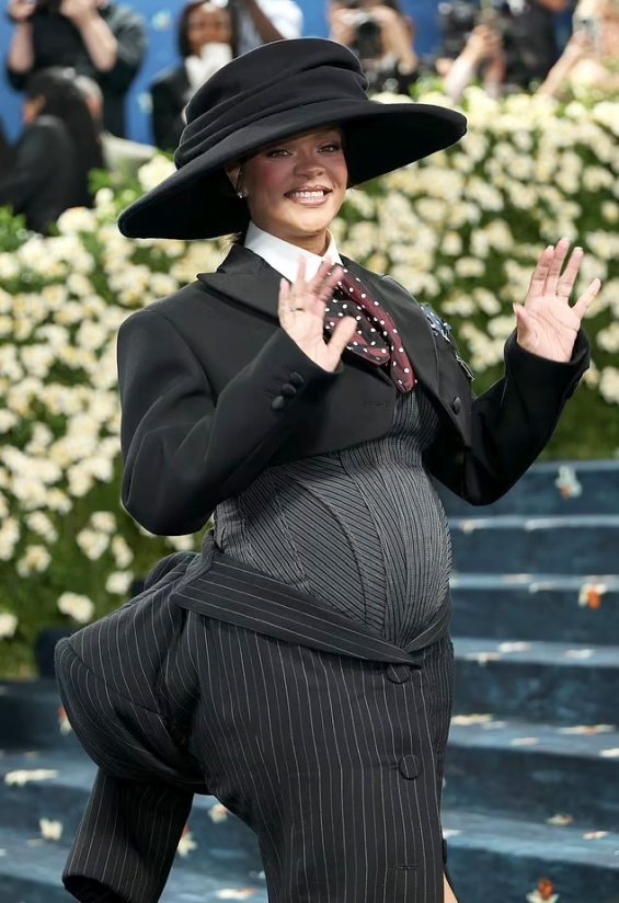 Rihanna Pregnant With Third Child