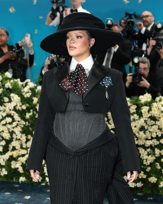 Rihanna Pregnant With Third Child
