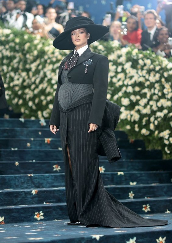 Rihanna Pregnant With Third Child