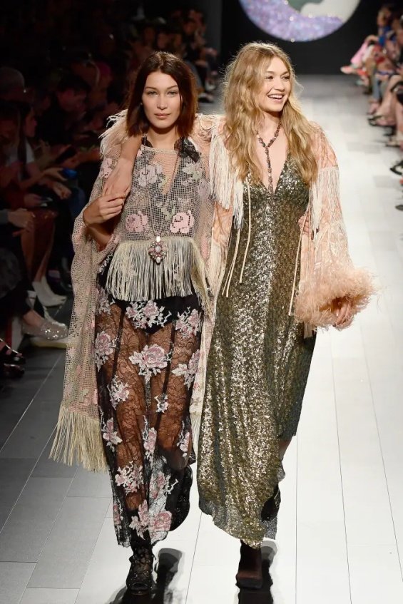 This Is Gigi and Bella Hadid's "Secret" Half-sister They Found Out About 2 Years Ago
