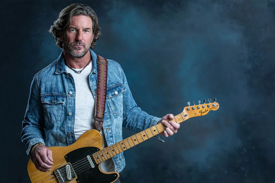 Brett James Dies in Plane Crash