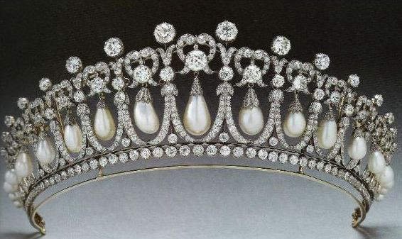 Cambridge Lovers Knot Tiara
