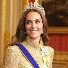 Kate Middletons Love Knot Tiara Shines at State Banquet5.jpeg