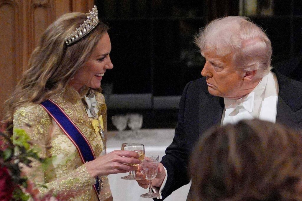 Kate Middletons Love Knot Tiara Shines at State Banquet5.jpeg