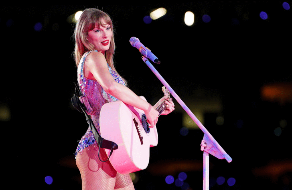 Taylor Swift Helping Animals with Just a T-Shirt 