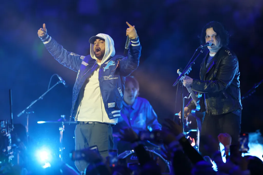 Eminem Thanksgiving Halftime Show