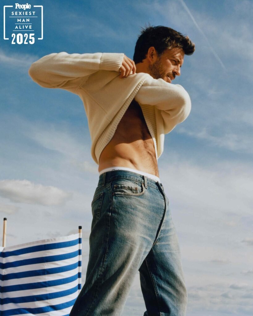 Jonathan Bailey Named People Magazine’s “Sexiest Man Alive” 2025