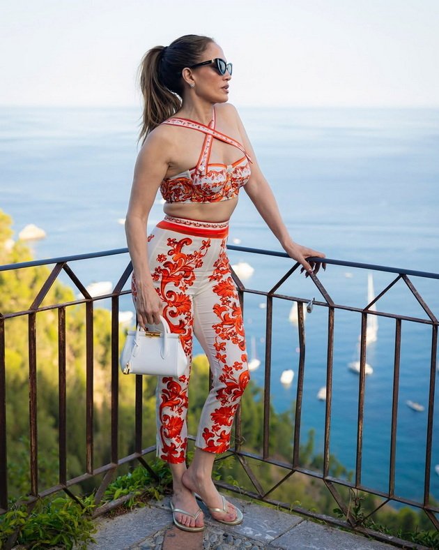 Jennifer Lopez Sicily Glamorous Age-Defying Style