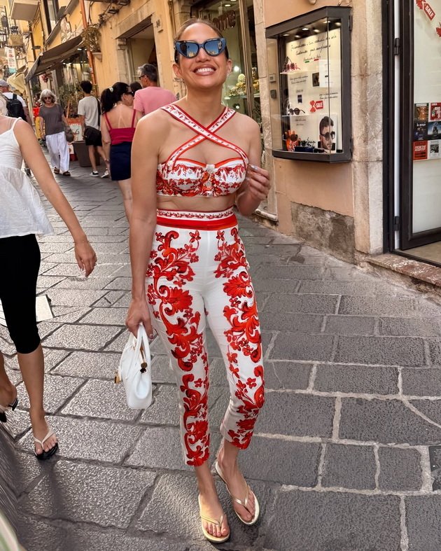 Jennifer Lopez Sicily Glamorous Age-Defying Style