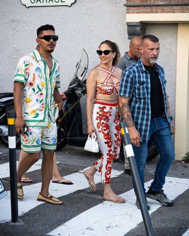 Jennifer Lopez Sicily Glamorous Age-Defying Style