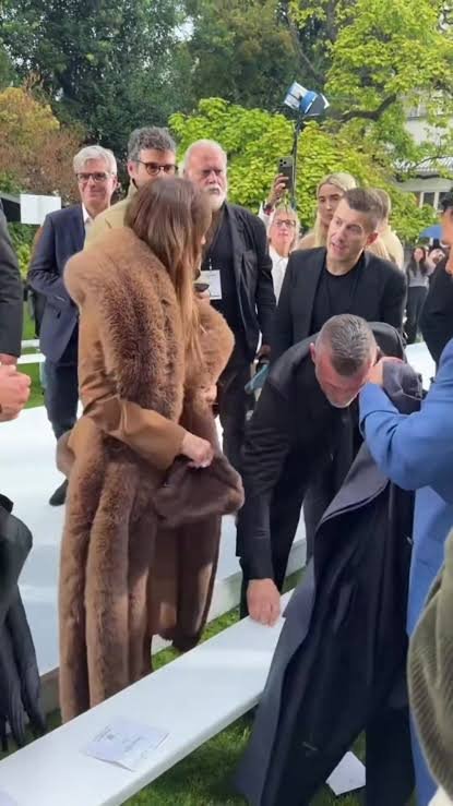 Jennifer Lopez bodyguard umbrella controversy